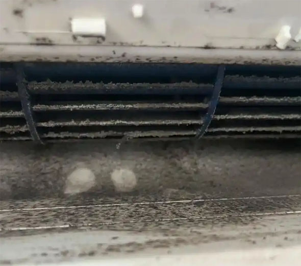 漳平空调吹的风有股烧焦味是怎么回事